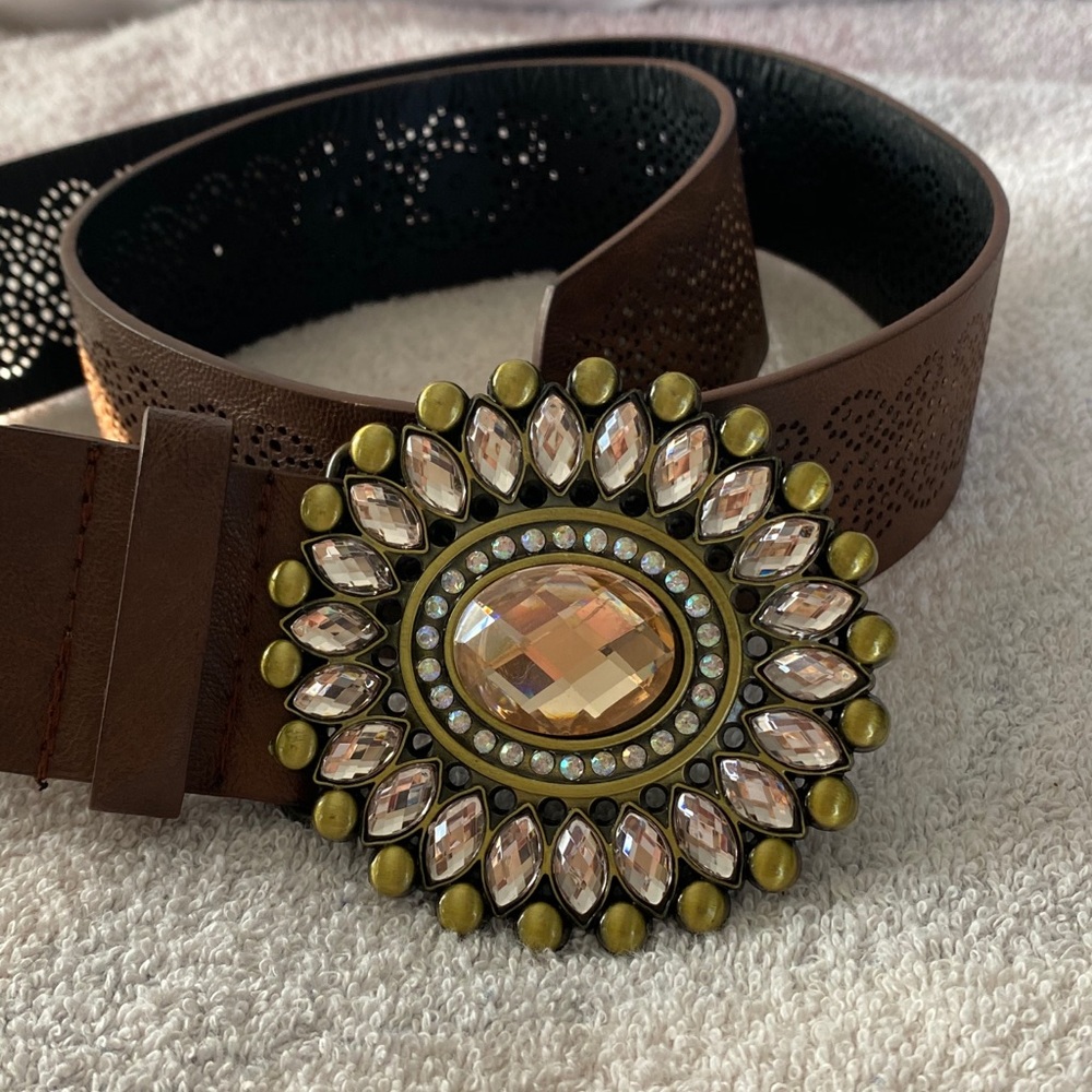 Mudd Pendant Design Belt Brand New Never Worn